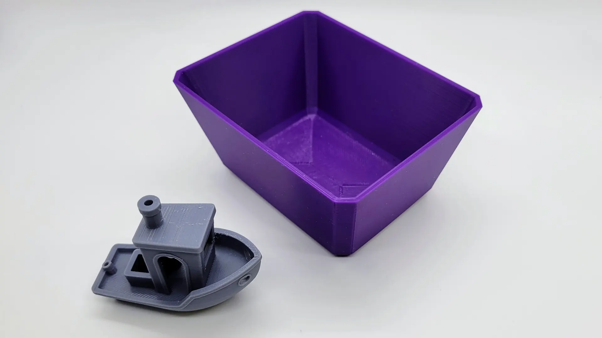 A render of 3d printed customizable storage bin