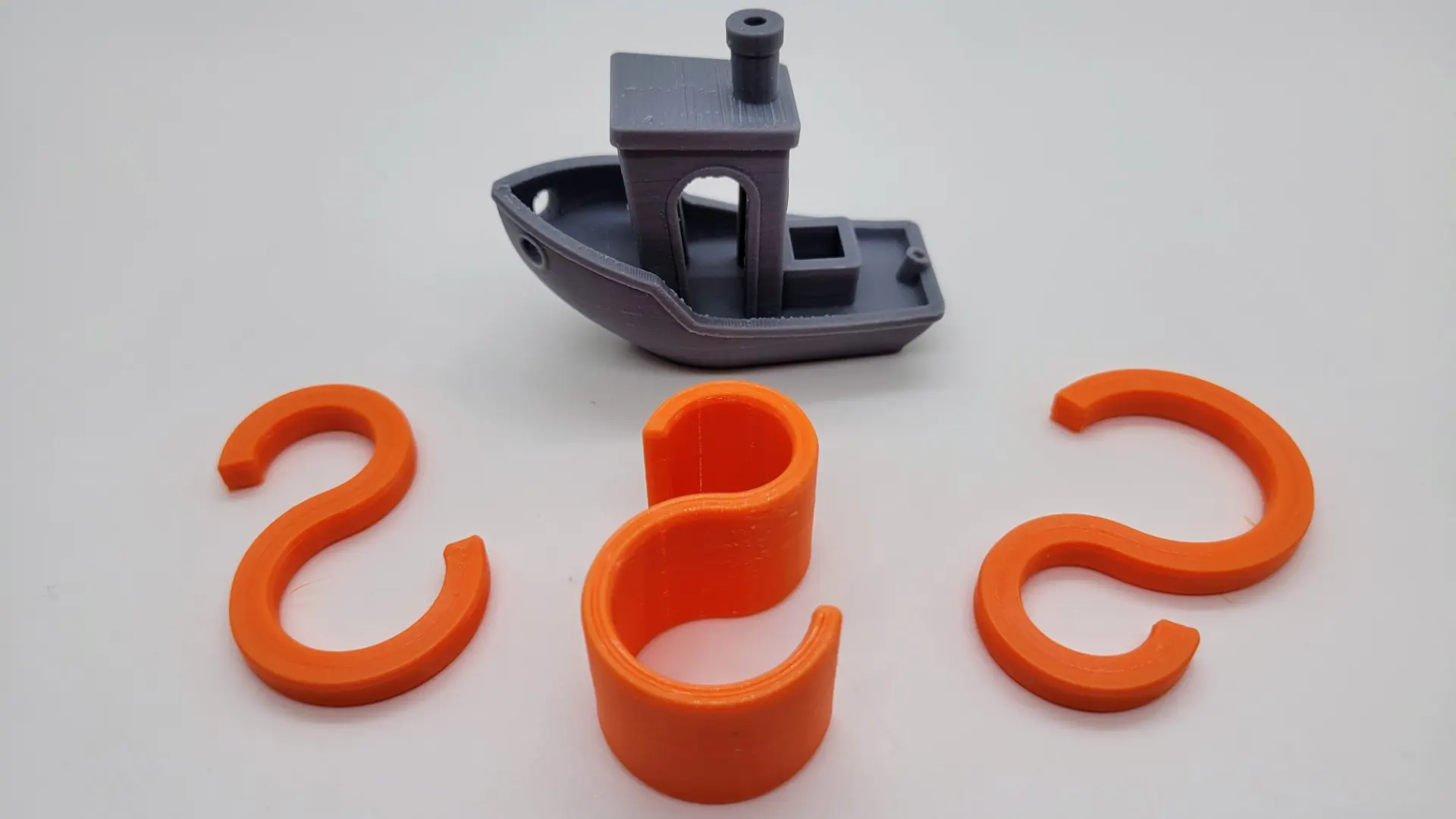 A render of a 3D printable  customizable 3d printed S hook